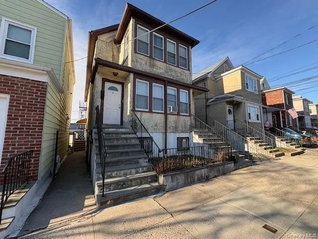 $1,800 | 50 Huber Place, Unit 2ND FLOOR REAR, Yonkers, NY 10704