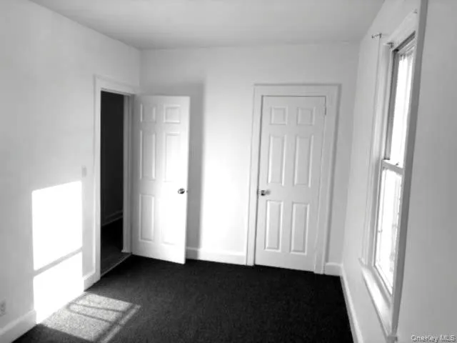 $1,800 | 50 Huber Place, Unit 2ND FLOOR REAR, Yonkers, NY 10704