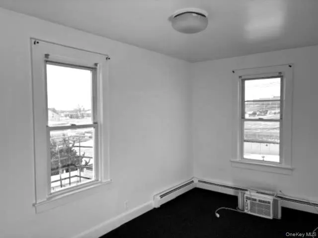 $1,800 | 50 Huber Place, Unit 2ND FLOOR REAR, Yonkers, NY 10704