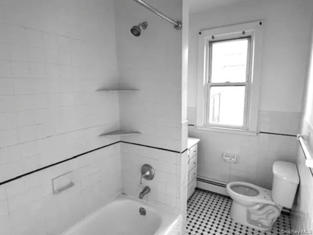 $1,800 | 50 Huber Place, Unit 2ND FLOOR REAR, Yonkers, NY 10704