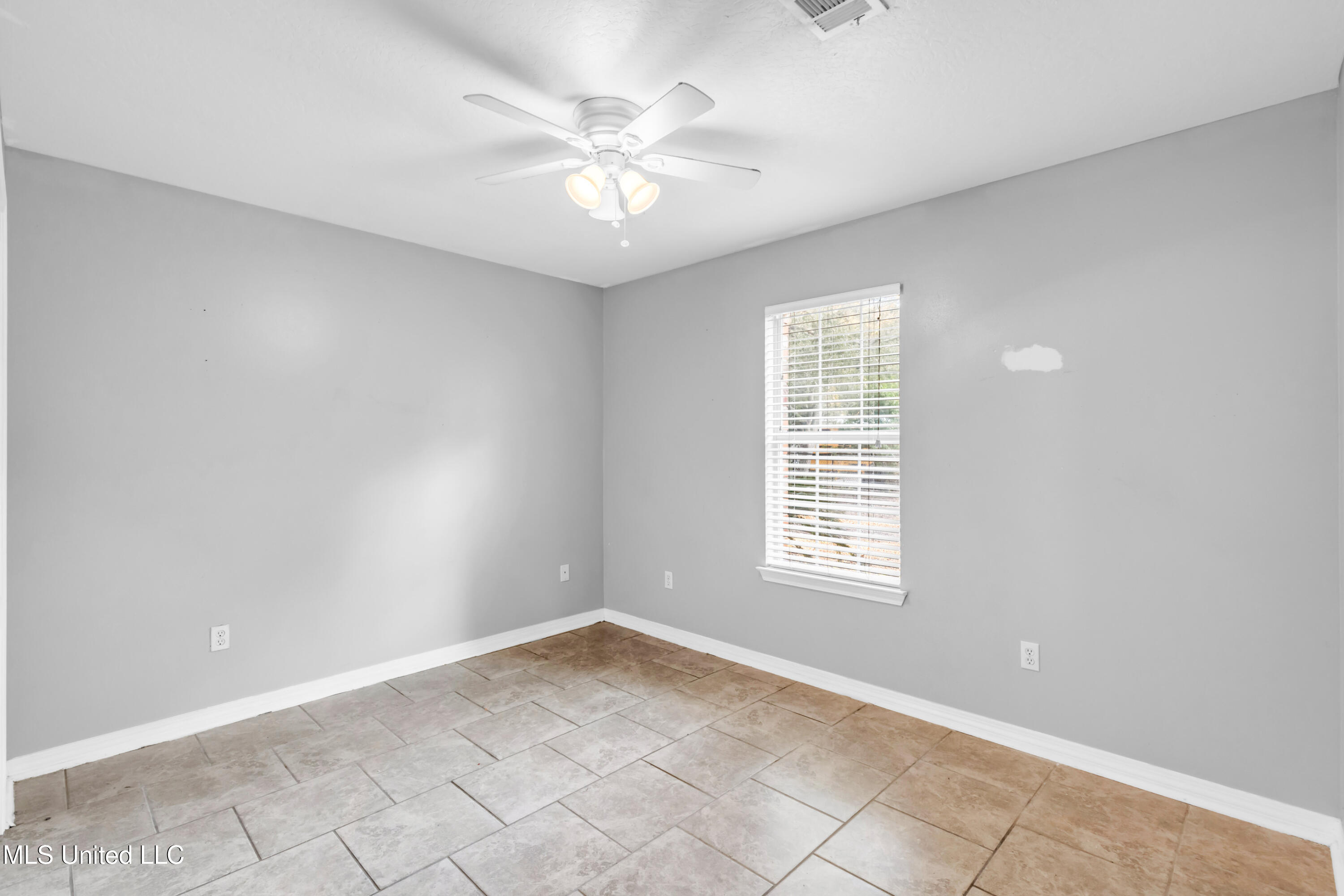 8500 Clamshell Avenue Ocean Springs, MS 39564 - Photo 33 of 47 8500ClamshellAve-26