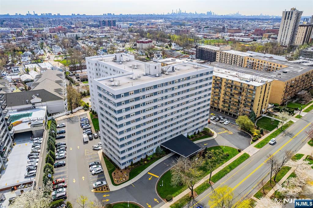 280 Prospect Avenue, Unit 8G Hackensack, NJ 07601 - Photo 4 of 23 a view of a city
