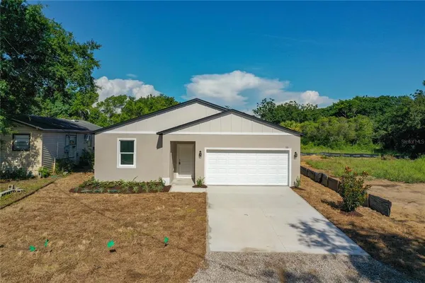 $339,999 | 110 Fruitwood Avenue, Eustis, FL 32726