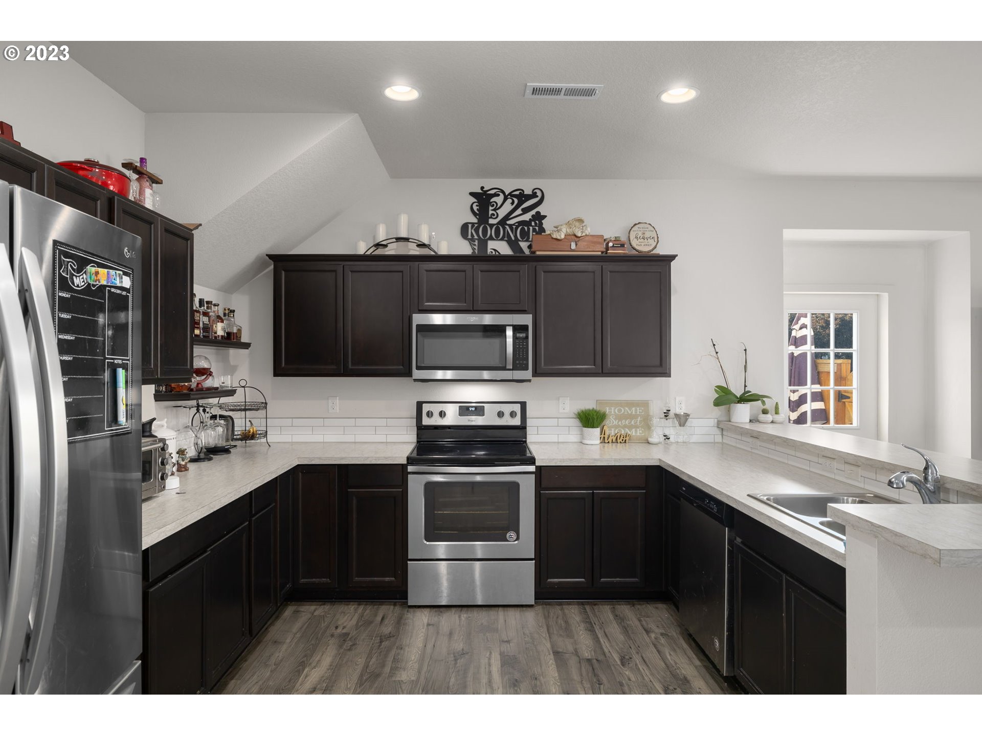 2116 Southeast Palmquist Road Gresham, OR 97080 - Photo 12 of 30 Gallery Image 12