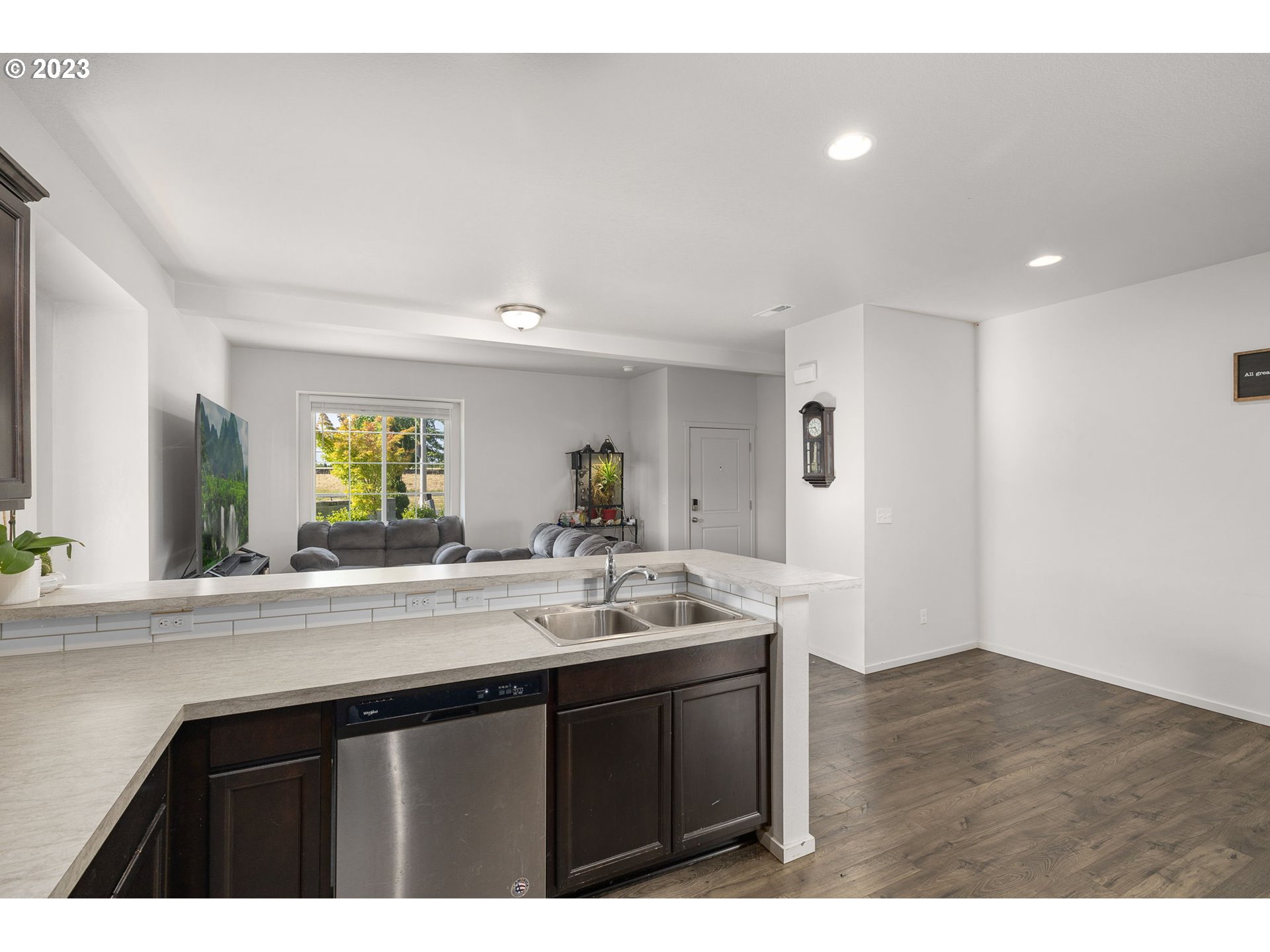 2116 Southeast Palmquist Road Gresham, OR 97080 - Photo 13 of 30 Gallery Image 13