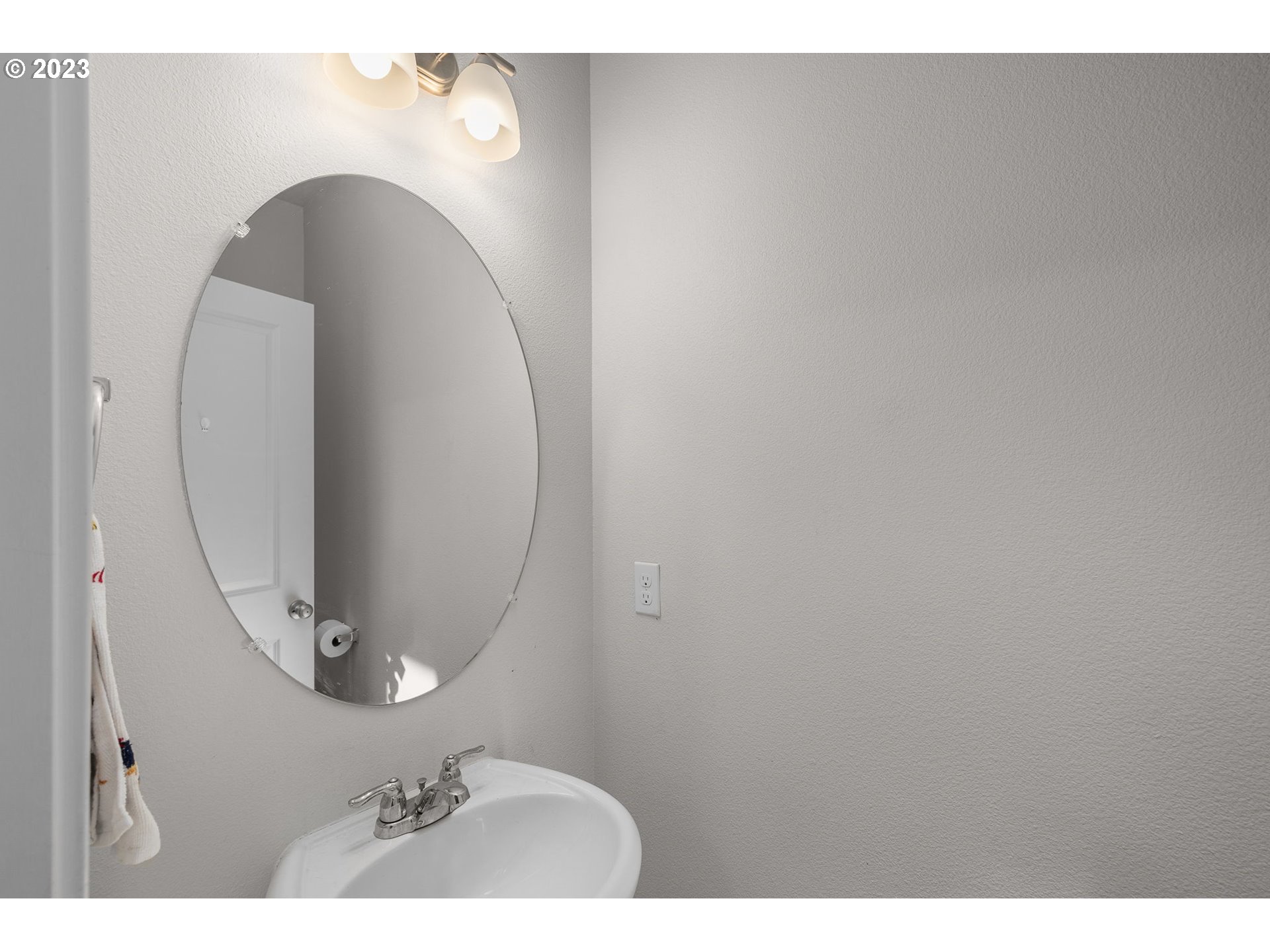 2116 Southeast Palmquist Road Gresham, OR 97080 - Photo 15 of 30 Gallery Image 15