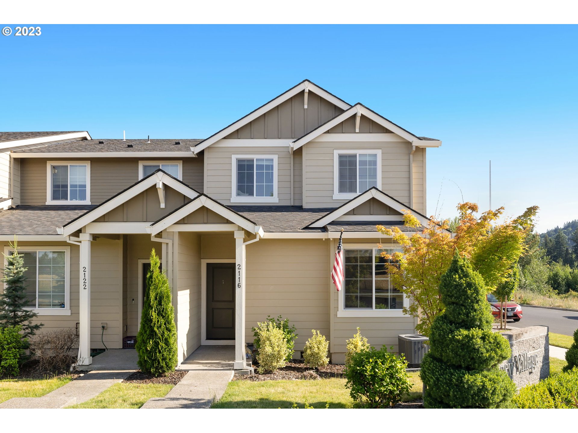 2116 Southeast Palmquist Road Gresham, OR 97080 - Photo 2 of 30 Gallery Image 2