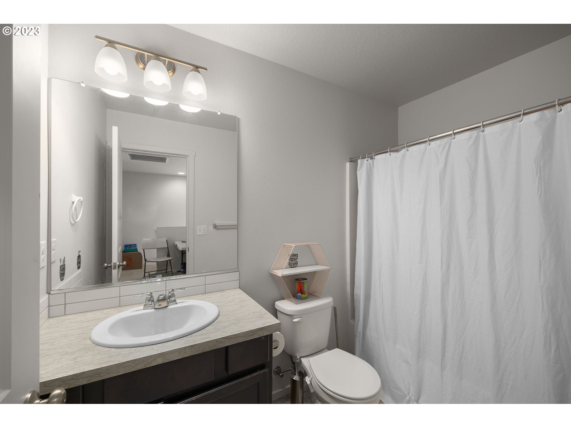 2116 Southeast Palmquist Road Gresham, OR 97080 - Photo 24 of 30 Gallery Image 24