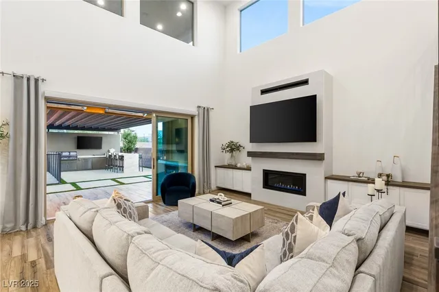 $9,000 | 12178 Harris Smt Avenue, Las Vegas, NV 89138