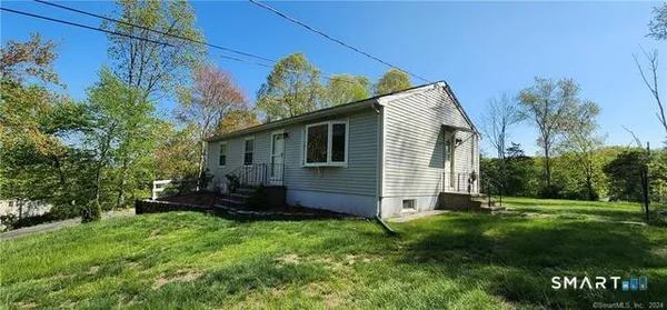$3,000 | 7 Sunnieside Court, Waterford, CT 06385