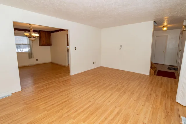 $280,000 | 23360 County Road 106, Elkhart, IN 46514