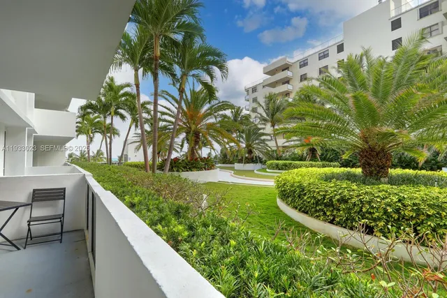 $3,000 | 100 Lincoln Road, Unit 330, Miami Beach, FL 33139