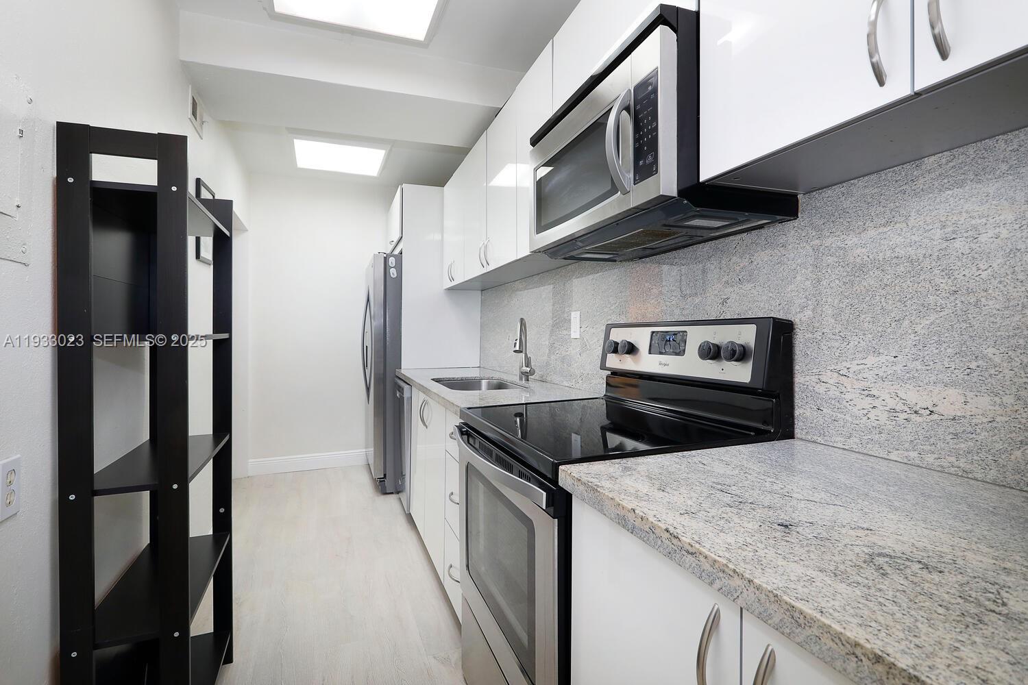 100 Lincoln Road, Unit 330 Miami Beach, FL 33139 - Photo 5 of 14