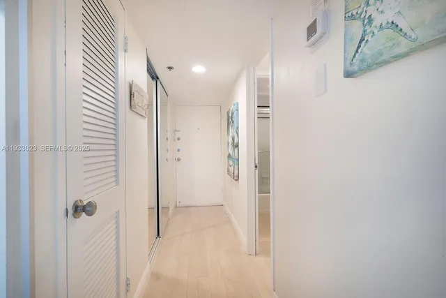 $3,000 | 100 Lincoln Road, Unit 330, Miami Beach, FL 33139