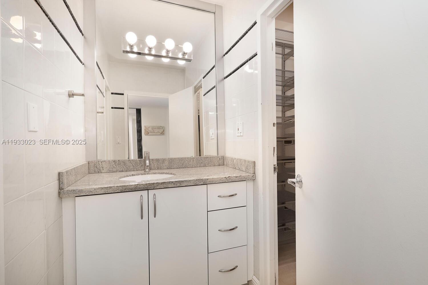 100 Lincoln Road, Unit 330 Miami Beach, FL 33139 - Photo 8 of 14