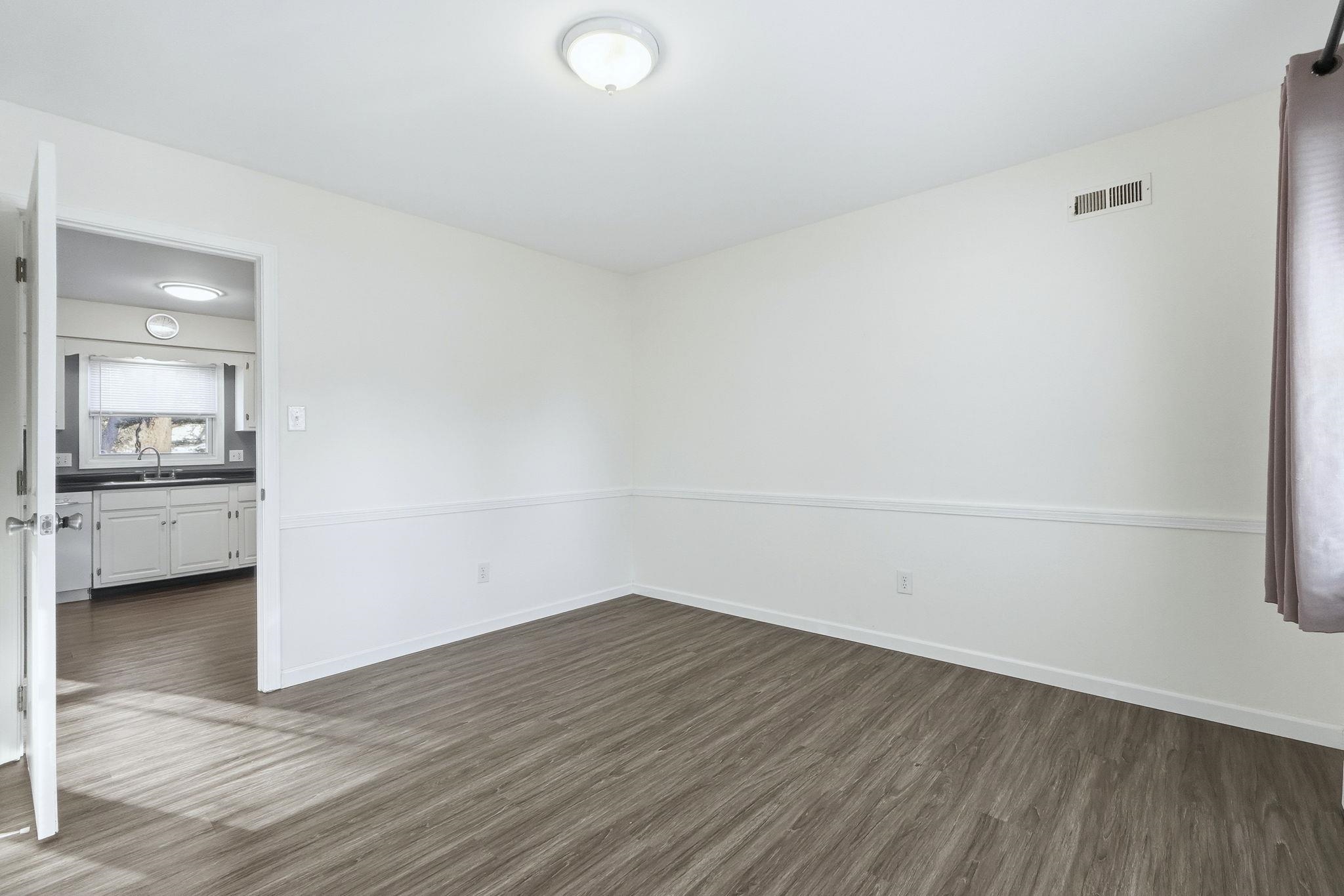 5107 Louden Drive Fort Wayne, IN 46815 - Photo 2 of 33