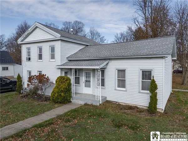 $159,900 | 164 Eagle Street, Pomfret, NY 14063