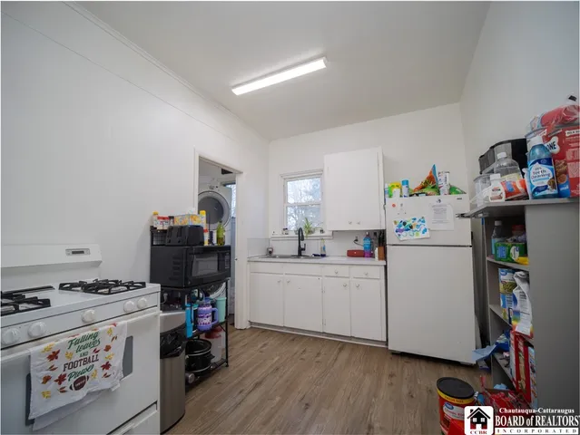 $159,900 | 164 Eagle Street, Pomfret, NY 14063