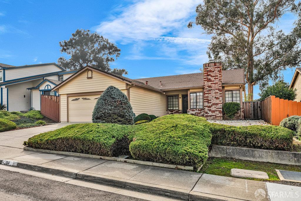184 Pearce Hercules, CA 94547 - Photo 3 of 61 a front view of a house with garden