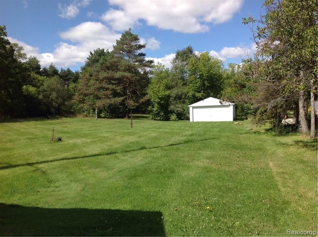 895 East Square Lake Road Troy, MI 48085 - Photo 19 of 21 image.jpg
