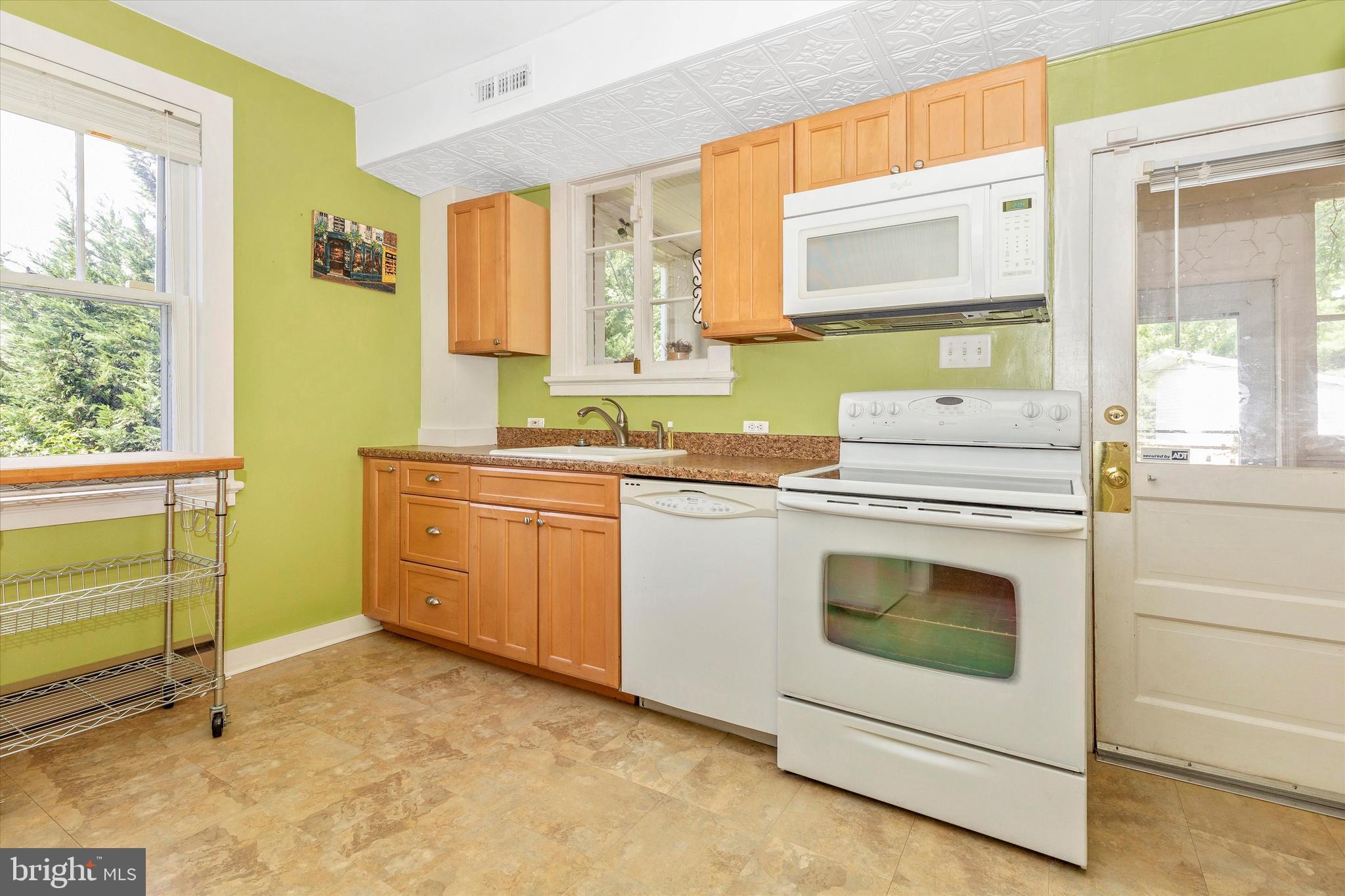1661 Shookstown Road Frederick, MD 21702 - Photo 15 of 58 KITCHEN