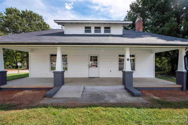 $244,000 | 328 South Miller Avenue, Statesville, NC 28677