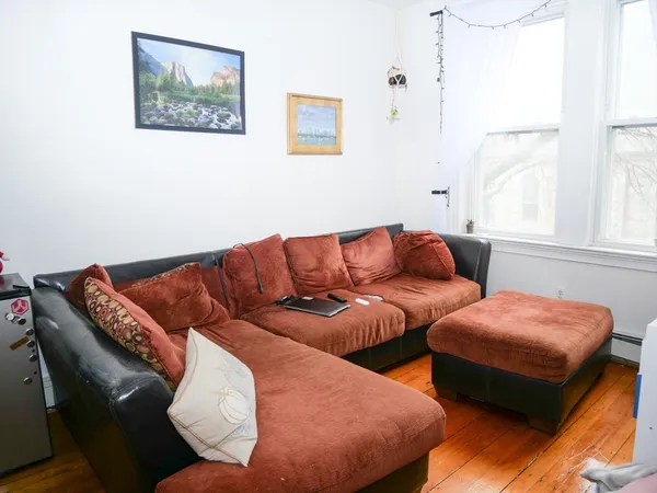 $4,500 | 237 West 3rd Street, Unit 2, Boston, MA 02127