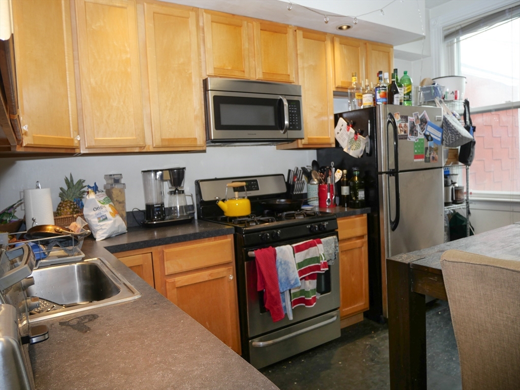 237 West 3rd Street, Unit 2 Boston, MA 02127 - Photo 5 of 11