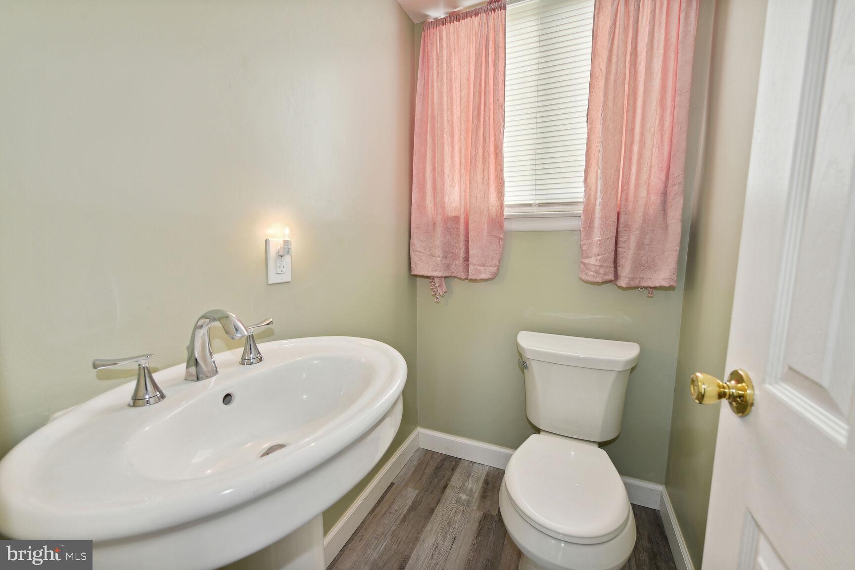 1314 Salem Road Burlington, NJ 08016 - Photo 11 of 20 Half Bath