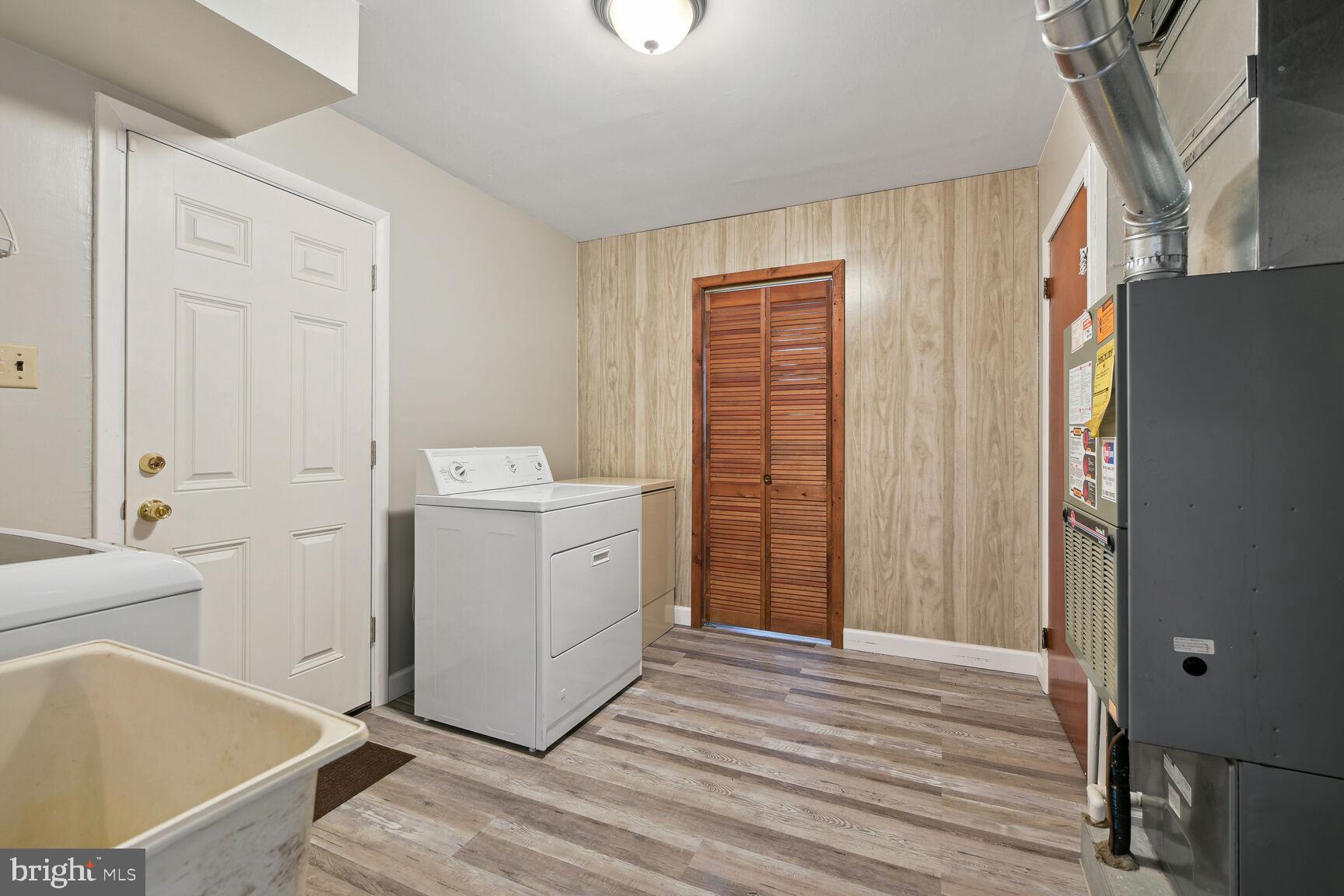 1314 Salem Road Burlington, NJ 08016 - Photo 18 of 20 Utility room with access to rear yard