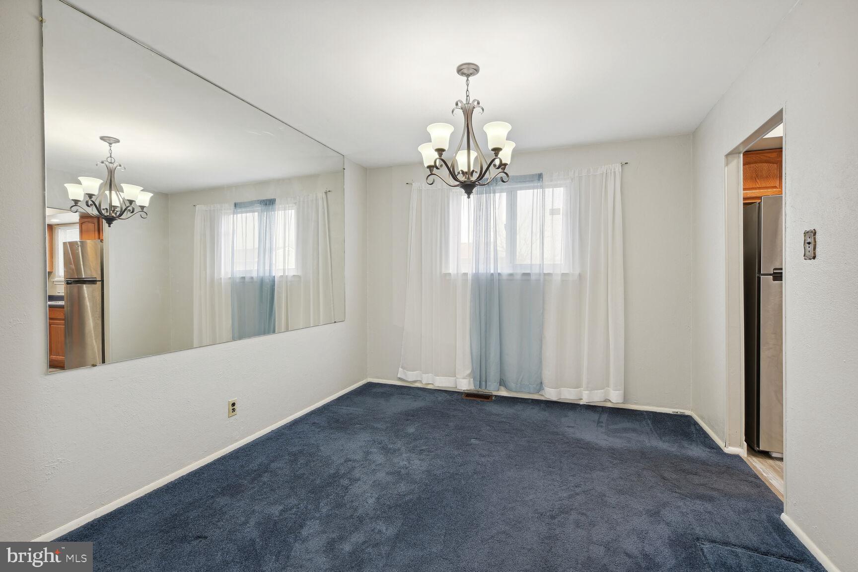 1314 Salem Road Burlington, NJ 08016 - Photo 6 of 20 Dining Room