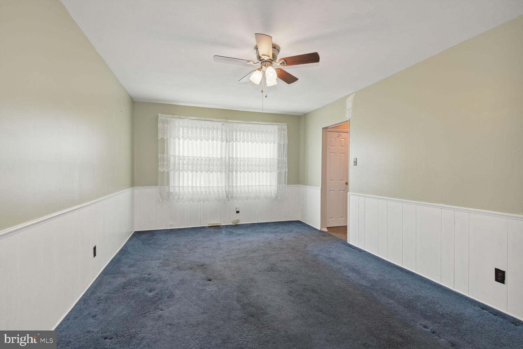 1314 Salem Road Burlington, NJ 08016 - Photo 10 of 20 Familyroom