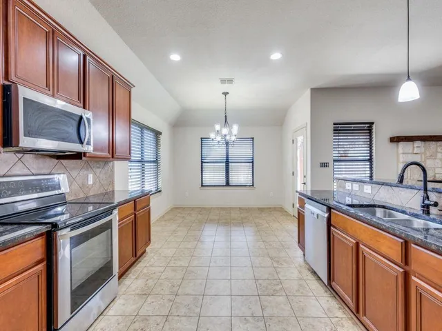 $2,550 | 2609 Plains View Drive, Burleson, TX 76028