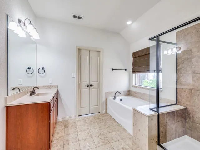 $2,550 | 2609 Plains View Drive, Burleson, TX 76028