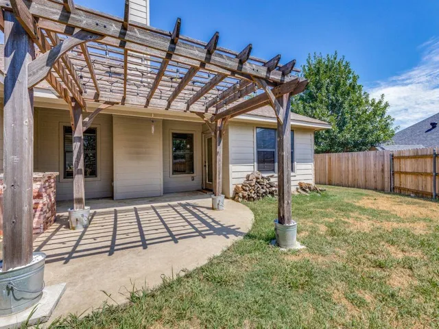 $2,550 | 2609 Plains View Drive, Burleson, TX 76028