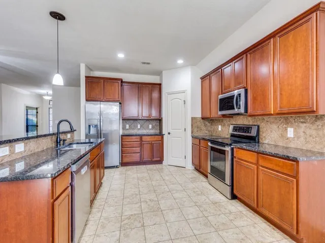 $2,550 | 2609 Plains View Drive, Burleson, TX 76028