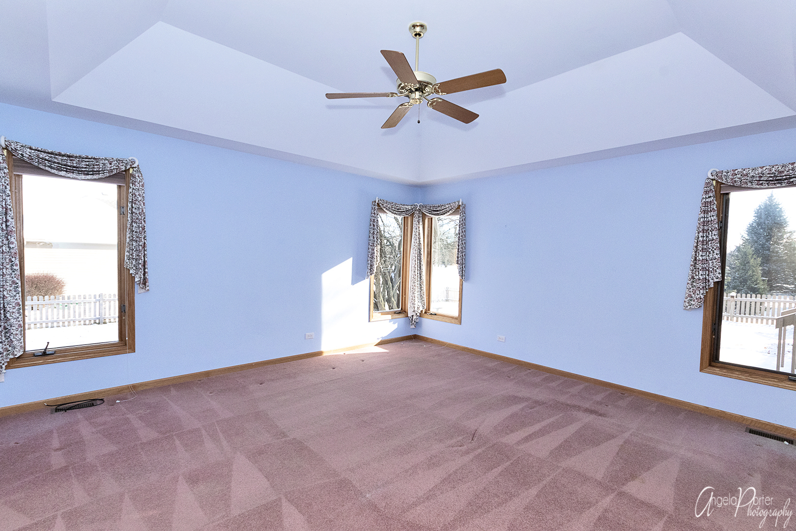 1409 Elm Street Spring Grove, IL 60081 - Photo 14 of 28 a view of an empty room with a window