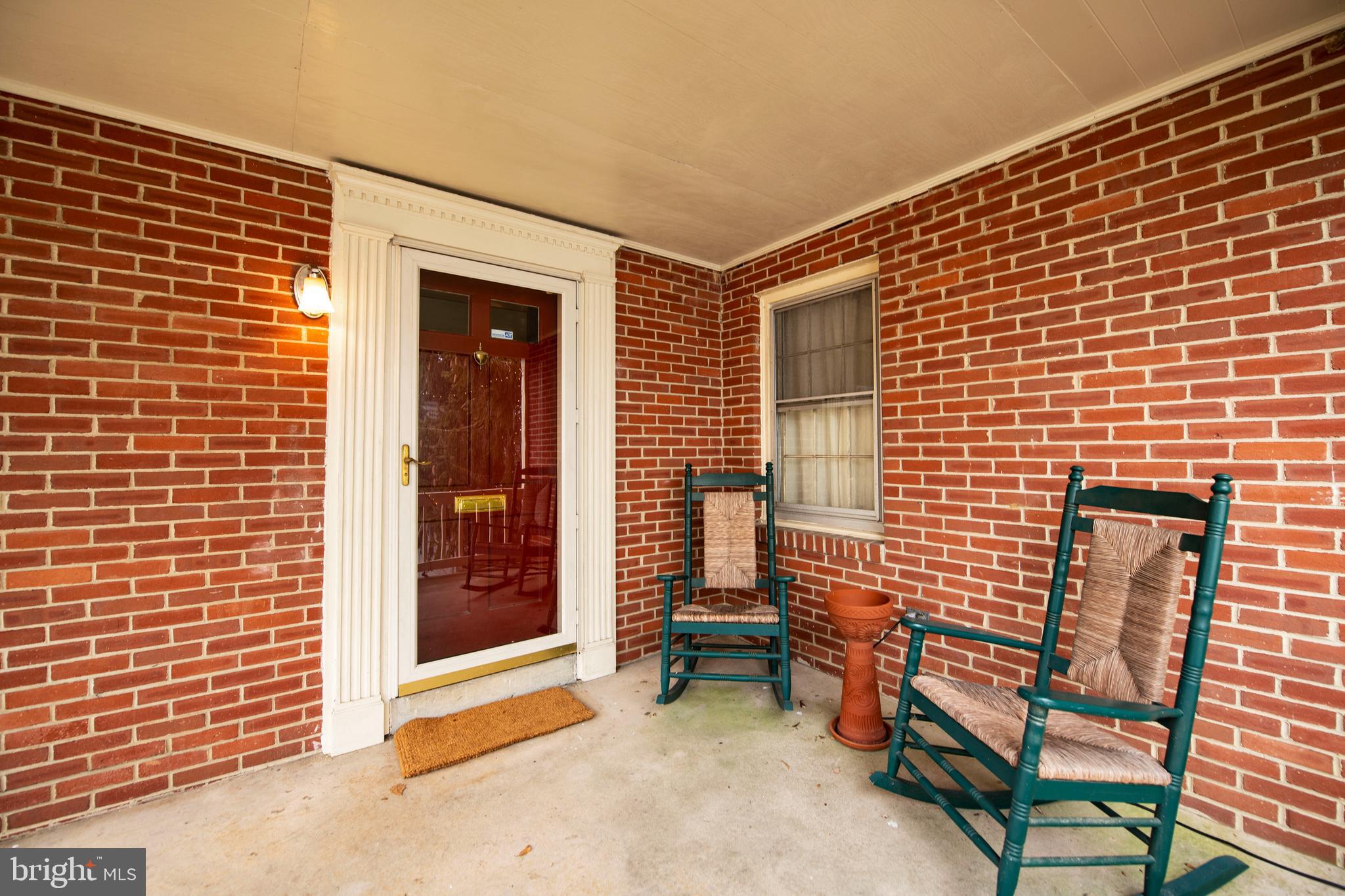 1234 Lake Falls Road Baltimore, MD 21210 - Photo 4 of 33 Welcoming Front Porch