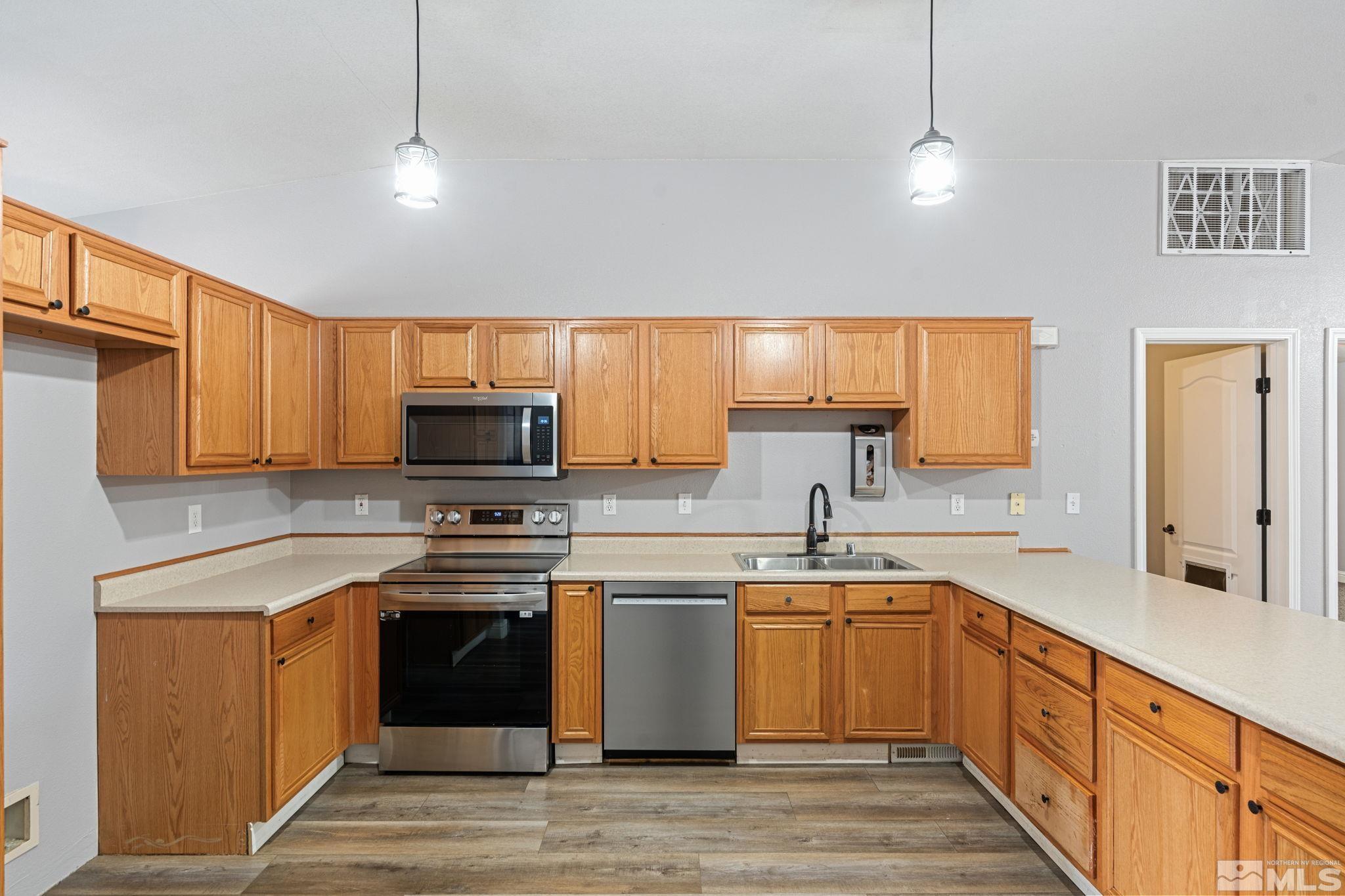 18125 Cherryleaf Court Reno, NV 89508 - Photo 9 of 40 Photo 9