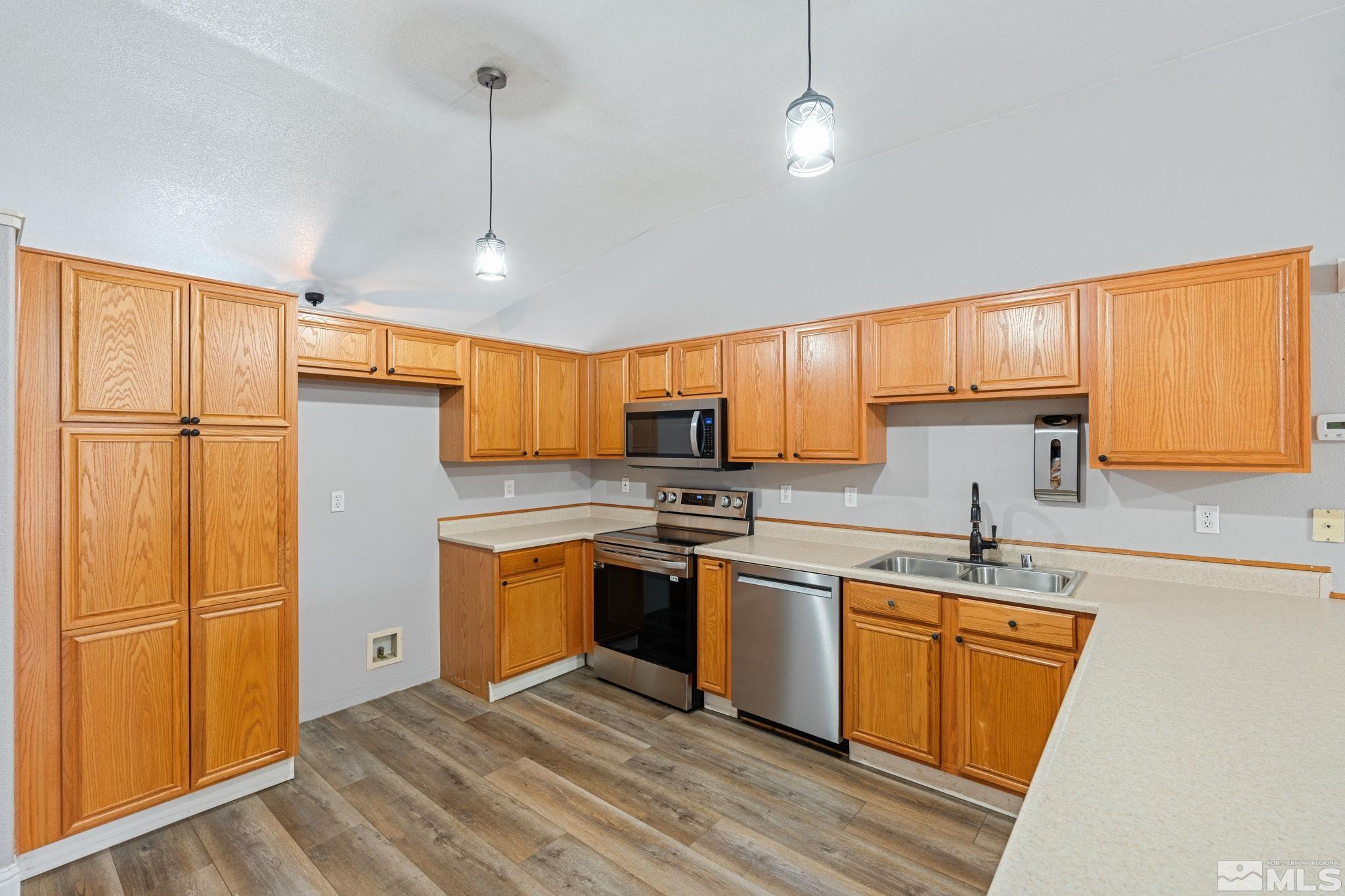 18125 Cherryleaf Court Reno, NV 89508 - Photo 10 of 40 Photo 10