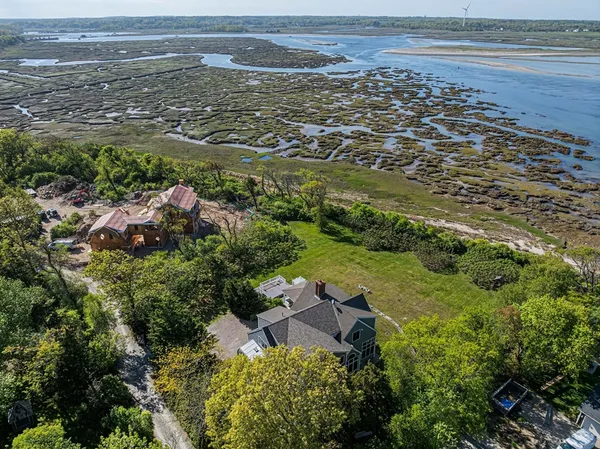 $2,400,000 | 1 Trouants Island, Marshfield, MA 02050