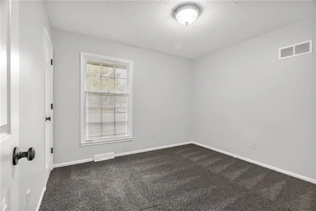 $262,000 | 17800 Whitney Court, Independence, MO 64057