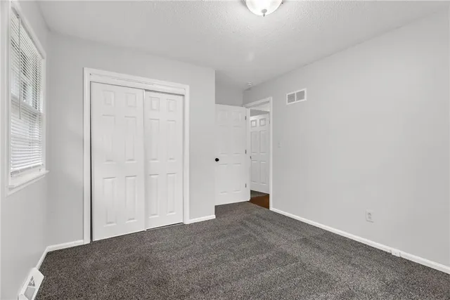 $262,000 | 17800 Whitney Court, Independence, MO 64057