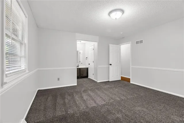 $262,000 | 17800 Whitney Court, Independence, MO 64057