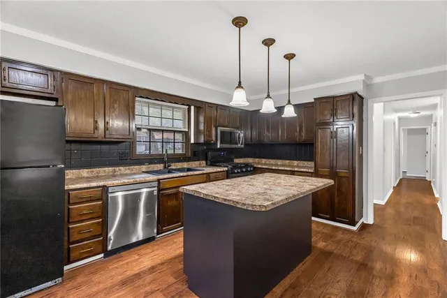 $262,000 | 17800 Whitney Court, Independence, MO 64057