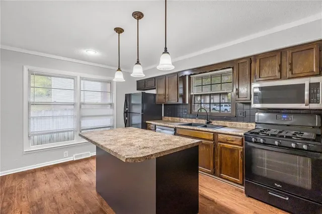 $262,000 | 17800 Whitney Court, Independence, MO 64057