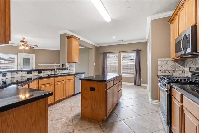 $389,900 | 11607 Seaglers Point Lane, Richmond, TX 77406