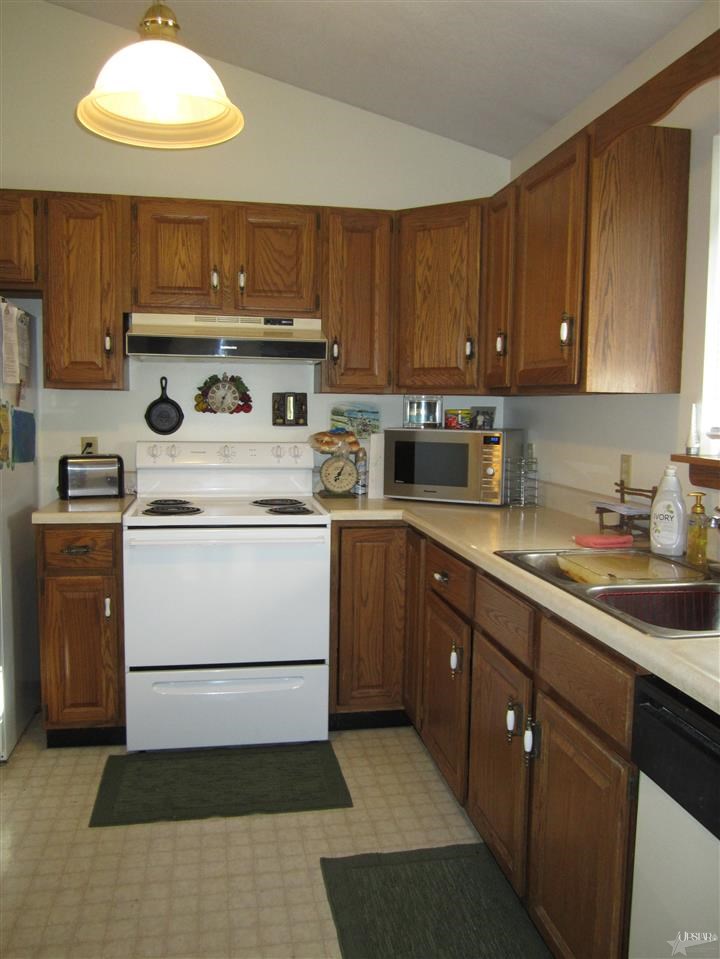 2005 West Cedar Canyons Road Huntertown, IN 46748 - Photo 8 of 20 Gallery Image 8