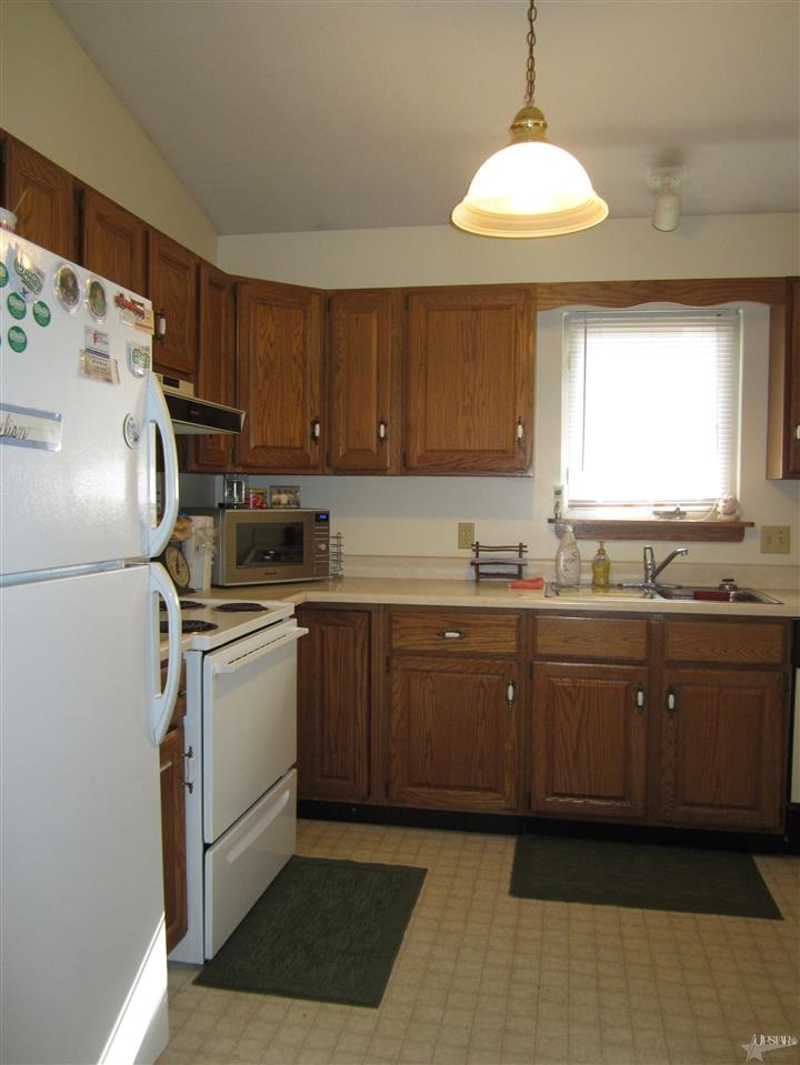 2005 West Cedar Canyons Road Huntertown, IN 46748 - Photo 9 of 20 Gallery Image 9