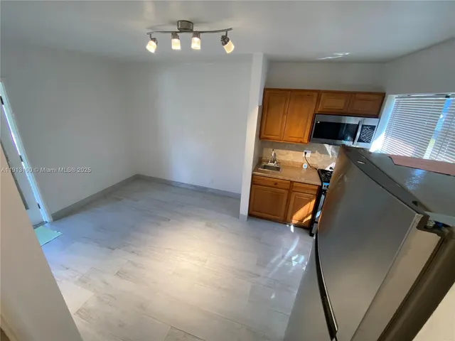 $1,100 | 1723 Liberty Street, Unit 8, Hollywood, FL 33020